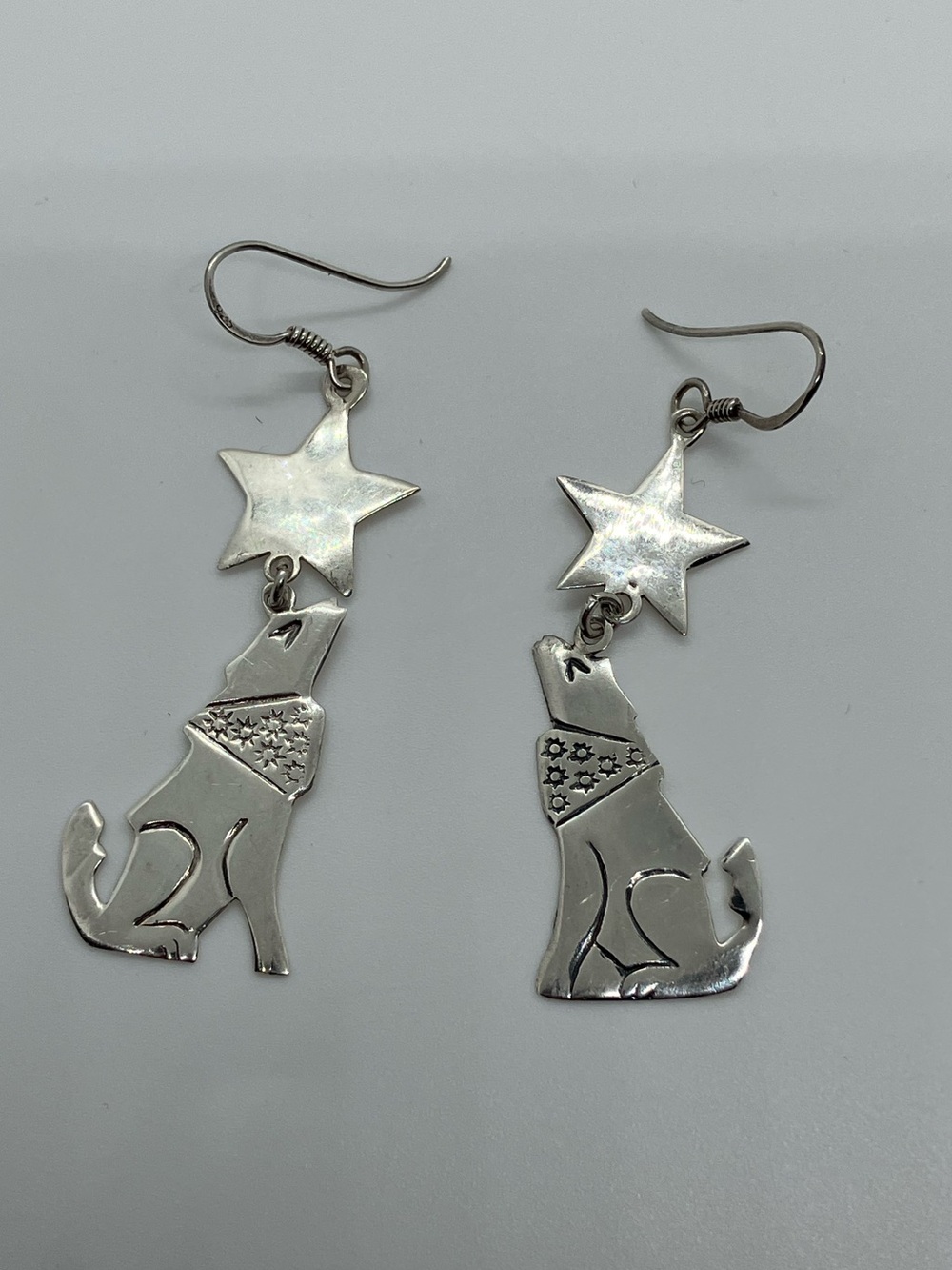 Vtg 925 Sterling Silver Coyote & Star Dangle Earrings Southwestern Western